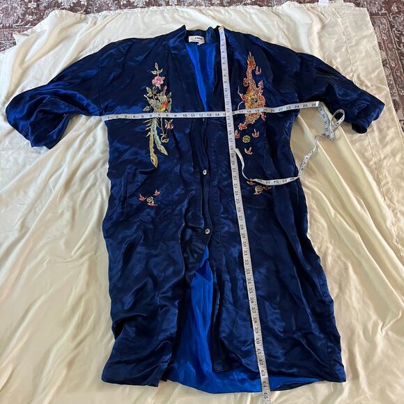 Vtg Chinese Dragon Embroidered 100% Silk Robe Sz S - Picture 12 of 13